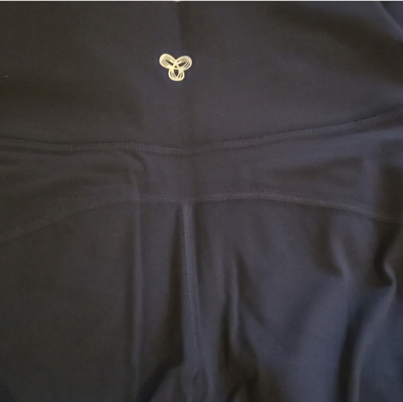 NWT Aritzia White Top and Black Bottom Bundle - Picture 4 of 7